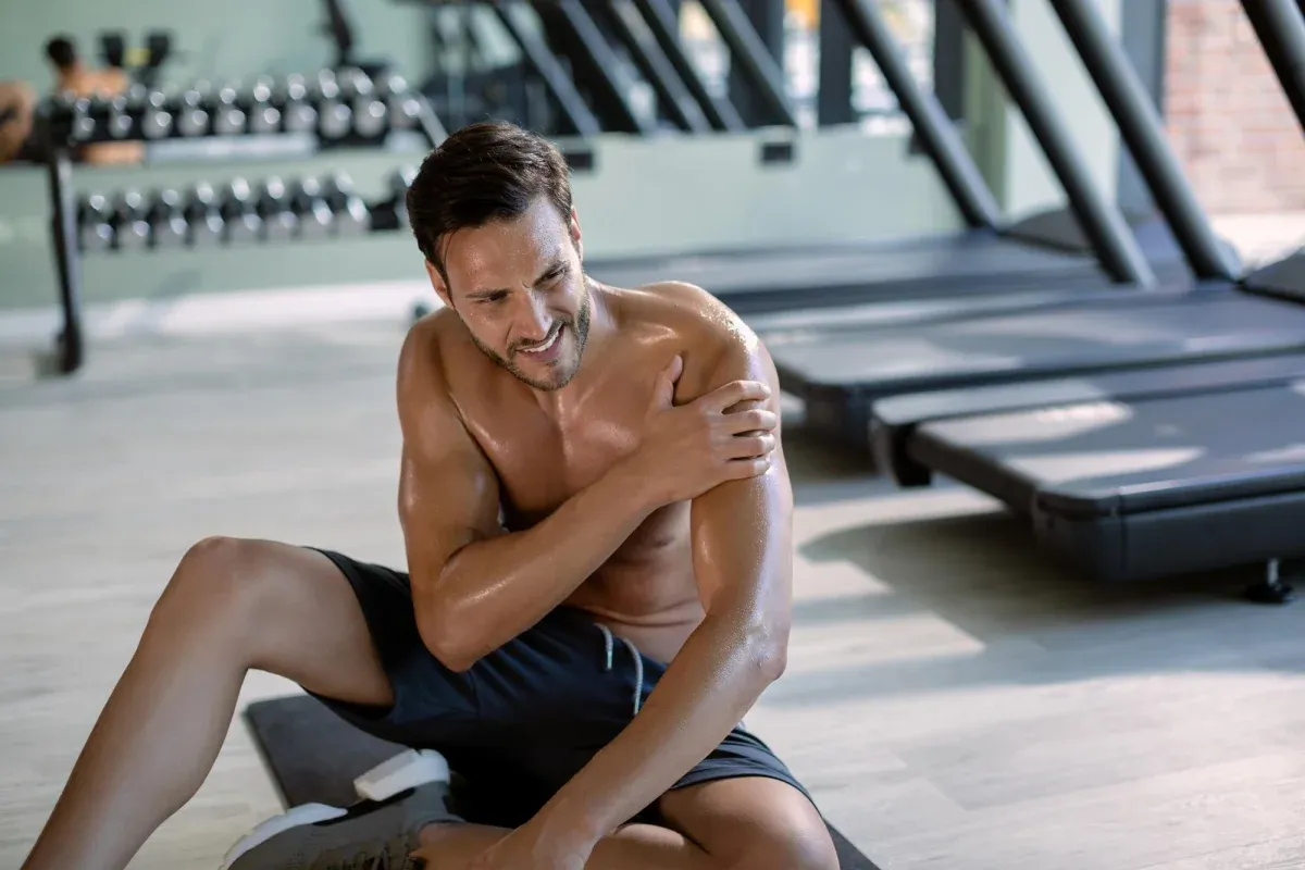 Training with sore muscles – beneficial stimulus or unnecessary risk?