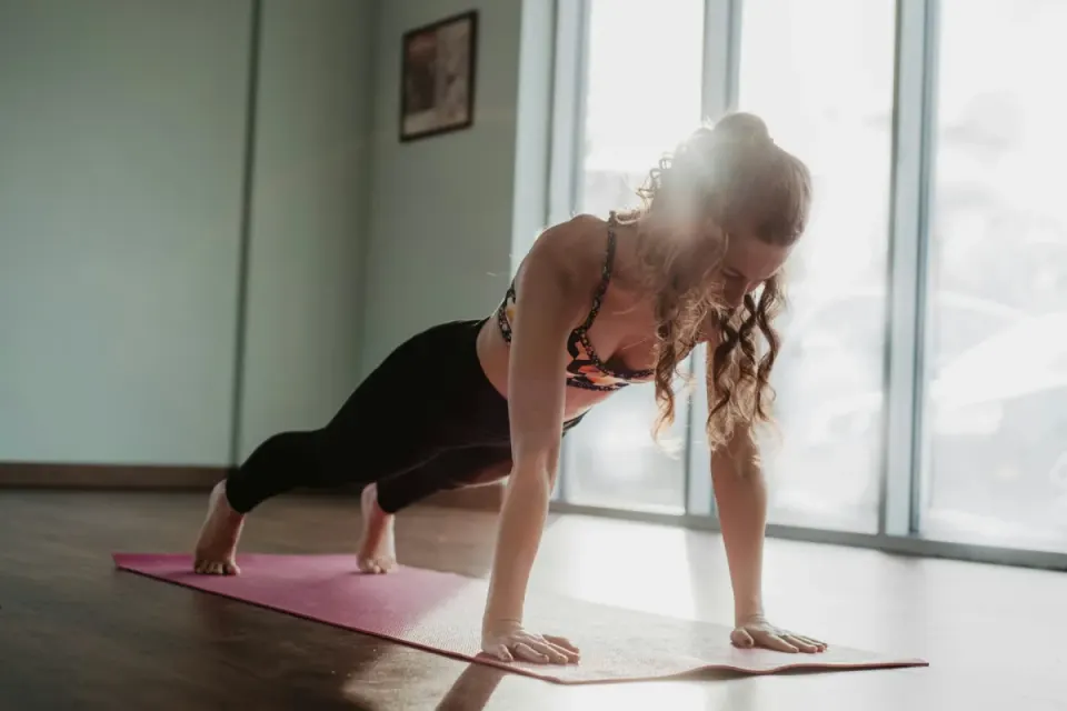 Planks – Warum diese einfache Übung zu den effektivsten Core-Trainings überhaupt gehört